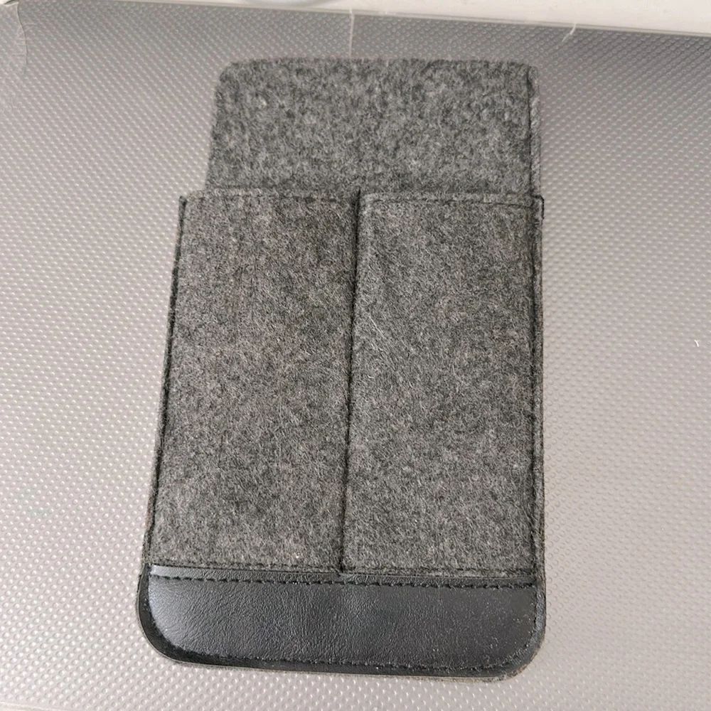 Mophie felt Carrying Case